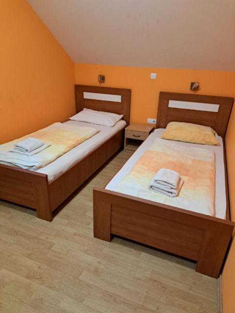 Guest House Pri Treh Lipah Ptuj Eksteriør billede