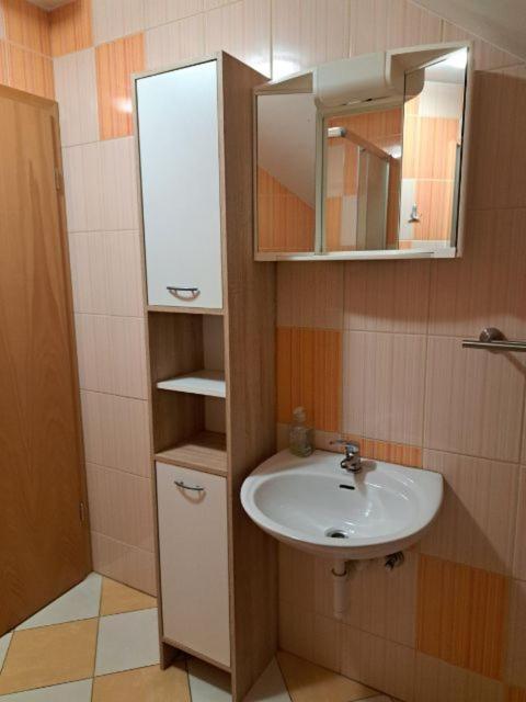 Guest House Pri Treh Lipah Ptuj Eksteriør billede
