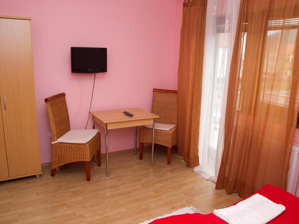 Guest House Pri Treh Lipah Ptuj Eksteriør billede
