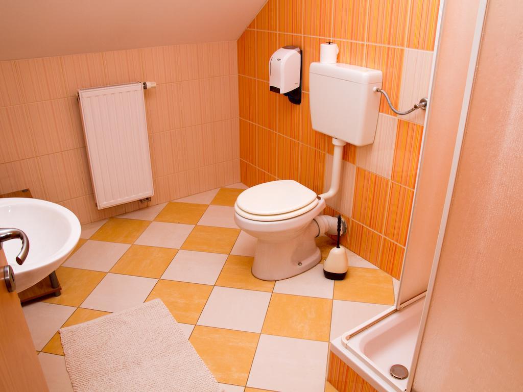 Guest House Pri Treh Lipah Ptuj Værelse billede