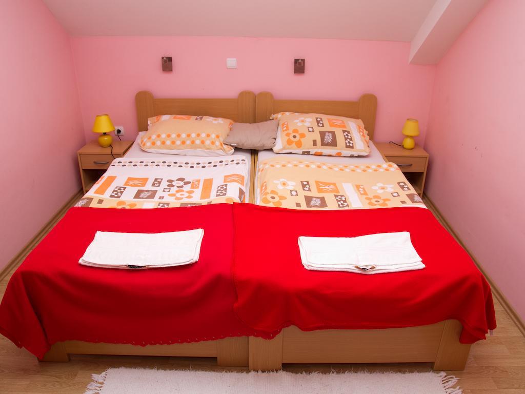 Guest House Pri Treh Lipah Ptuj Eksteriør billede