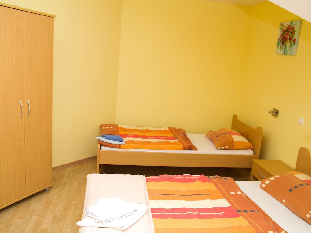 Guest House Pri Treh Lipah Ptuj Eksteriør billede