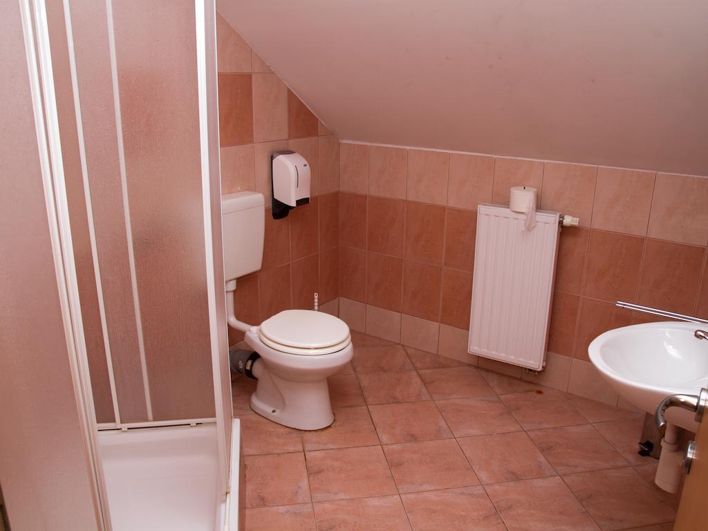 Guest House Pri Treh Lipah Ptuj Eksteriør billede