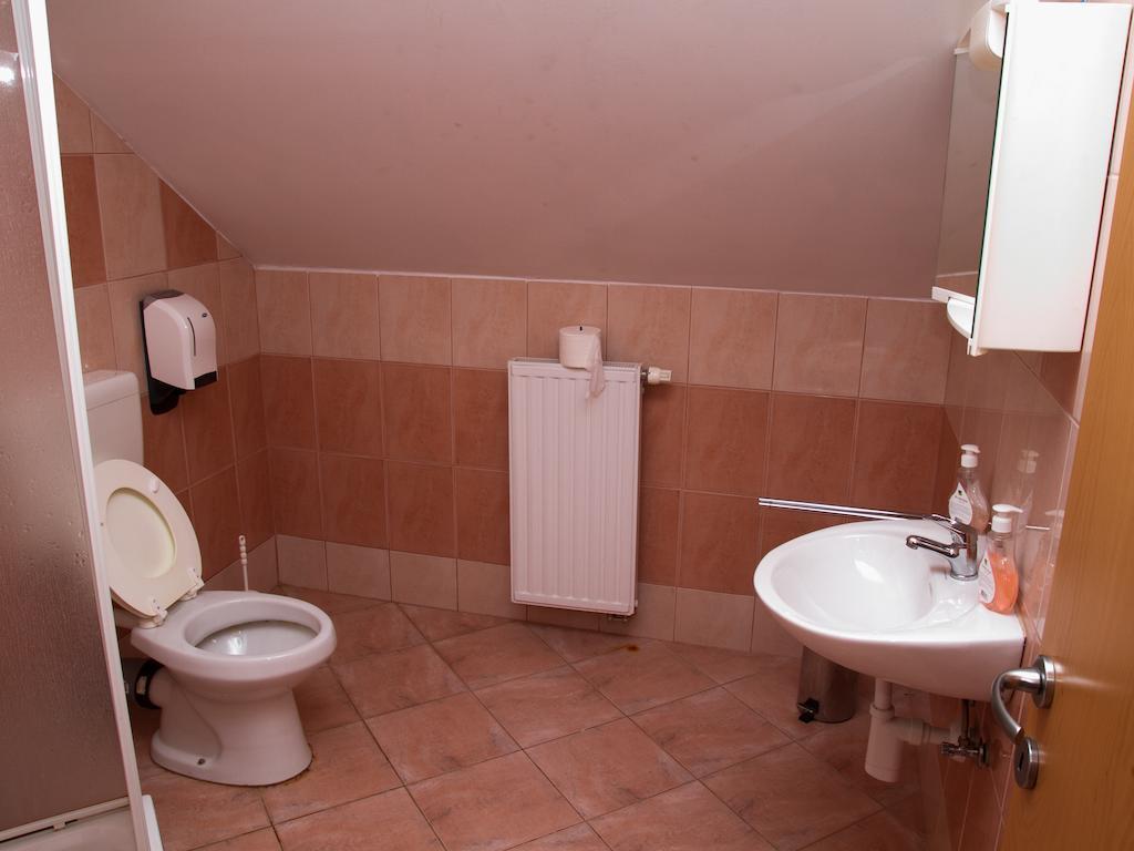 Guest House Pri Treh Lipah Ptuj Eksteriør billede