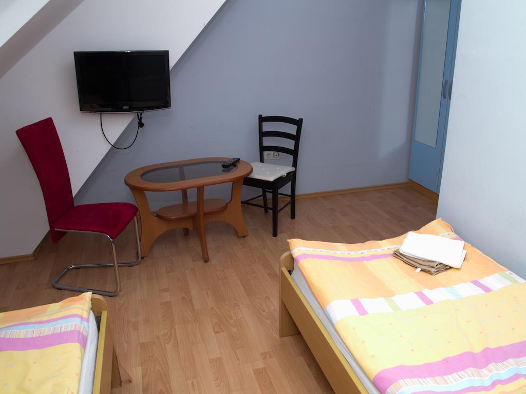 Guest House Pri Treh Lipah Ptuj Eksteriør billede