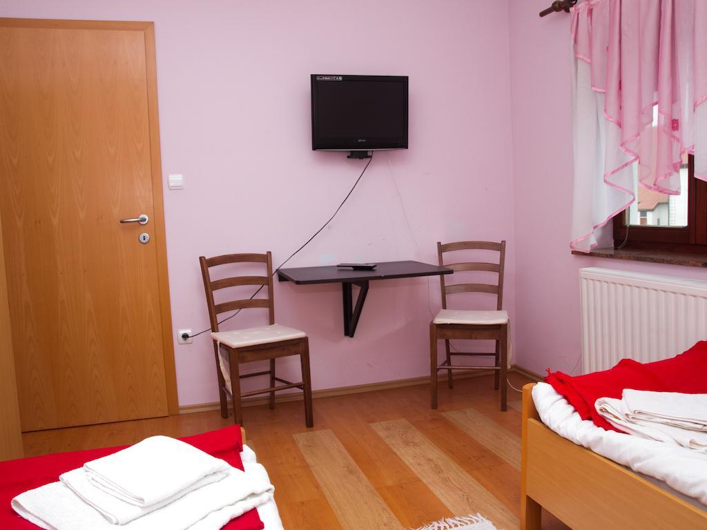 Guest House Pri Treh Lipah Ptuj Eksteriør billede